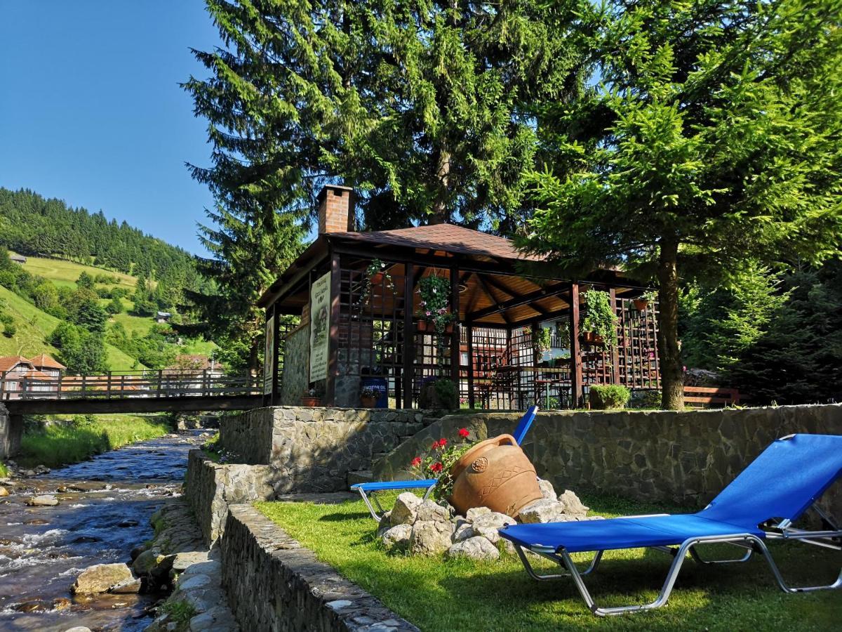 Hotel Raza Soarelui Moeciu De Sus Exterior foto
