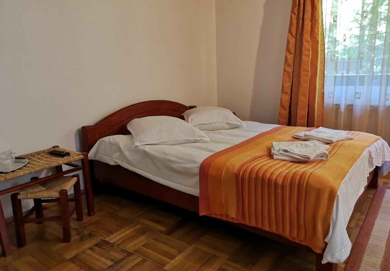 Hotel Raza Soarelui Moeciu De Sus Habitación foto