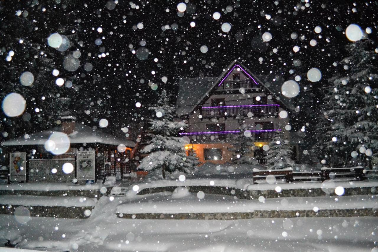 Hotel Raza Soarelui Moeciu De Sus Exterior foto