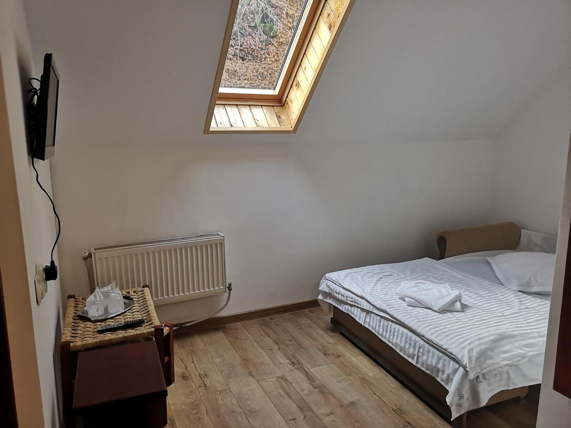 Hotel Raza Soarelui Moeciu De Sus Habitación foto